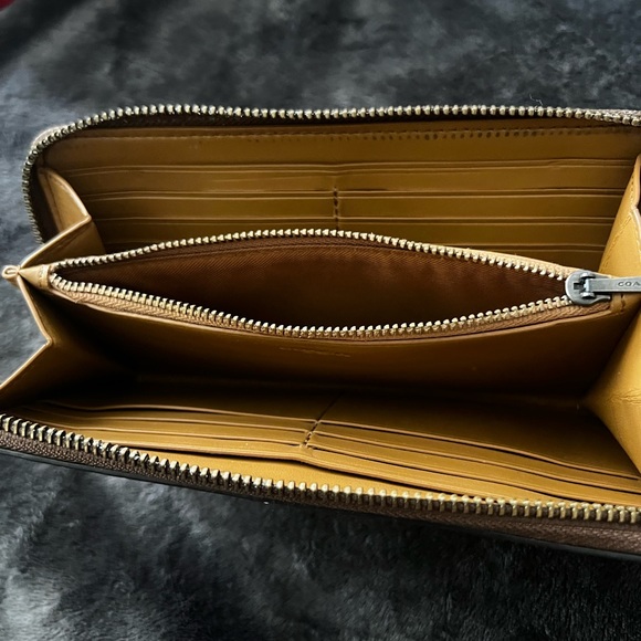 COACH Accordion Style Wallet with Signature Stitch Patchwork - Picture 6 of 8